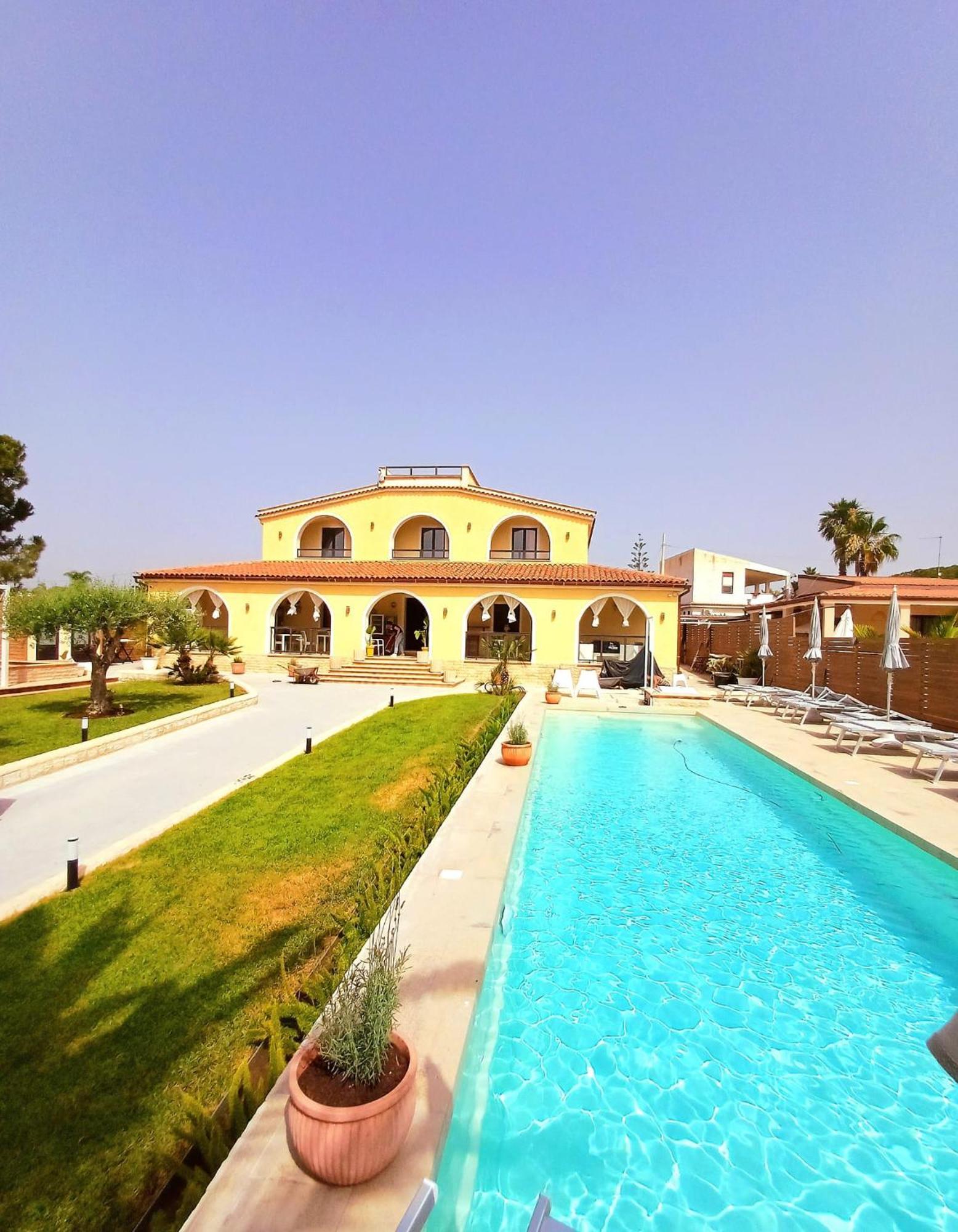 Villa Sunset B&B/Apartments Fontane Bianche Ngoại thất bức ảnh