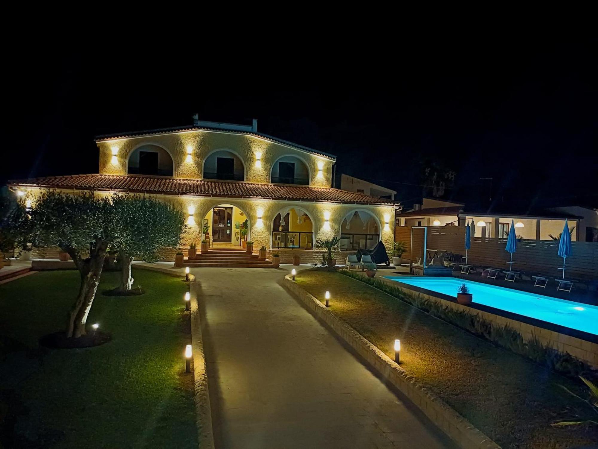 Villa Sunset B&B/Apartments Fontane Bianche Ngoại thất bức ảnh