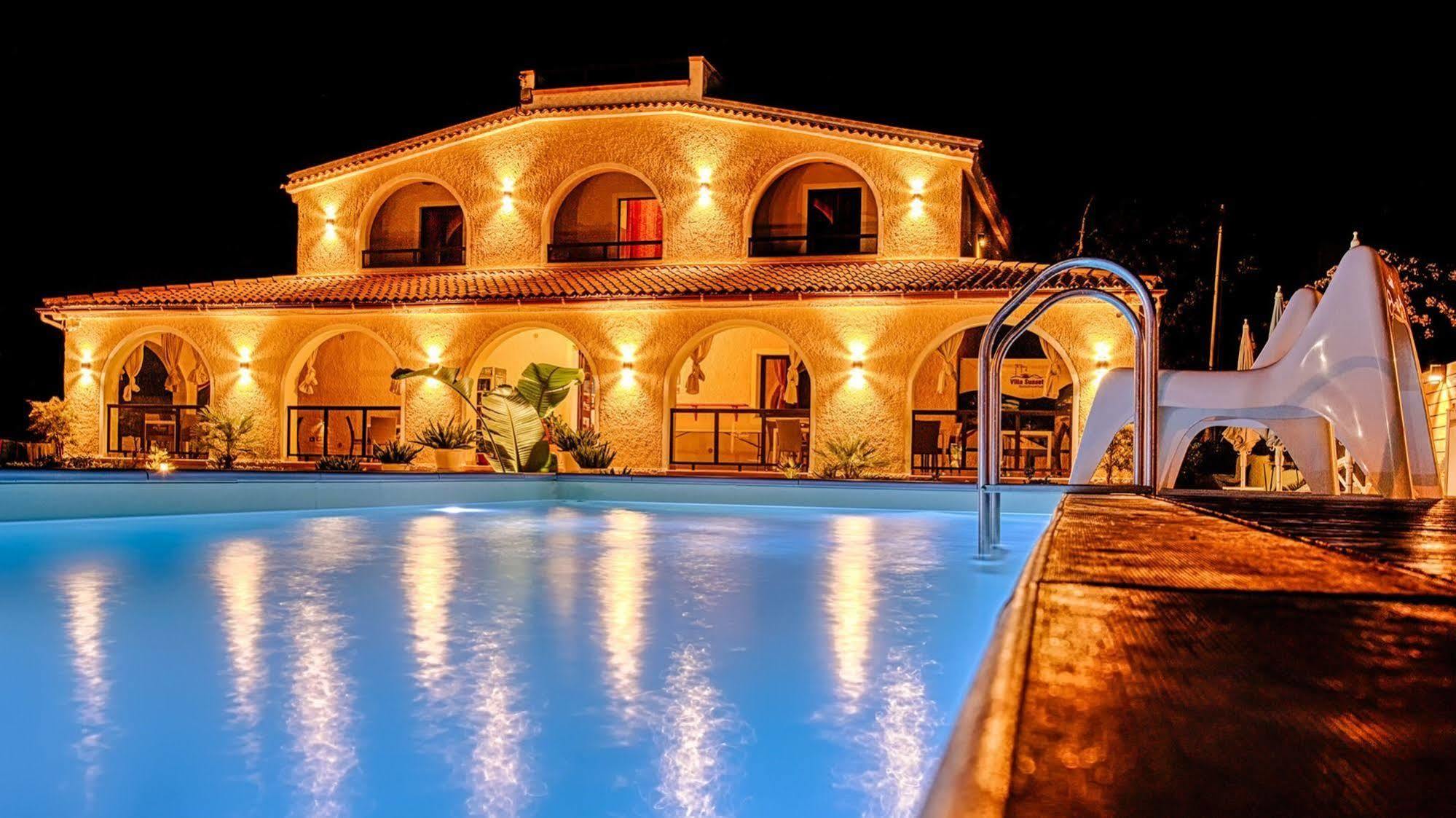 Villa Sunset B&B/Apartments Fontane Bianche Ngoại thất bức ảnh